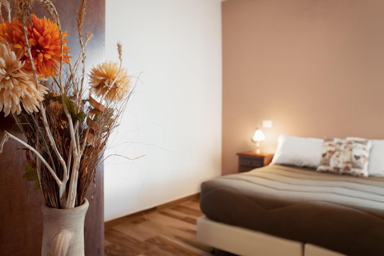 Myricae Rooms Affittacamere No Late Arrival 菲乌米奇诺 外观 照片