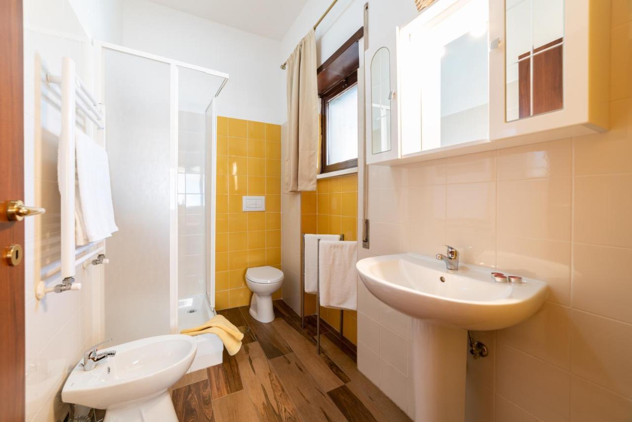Myricae Rooms Affittacamere No Late Arrival 菲乌米奇诺 外观 照片