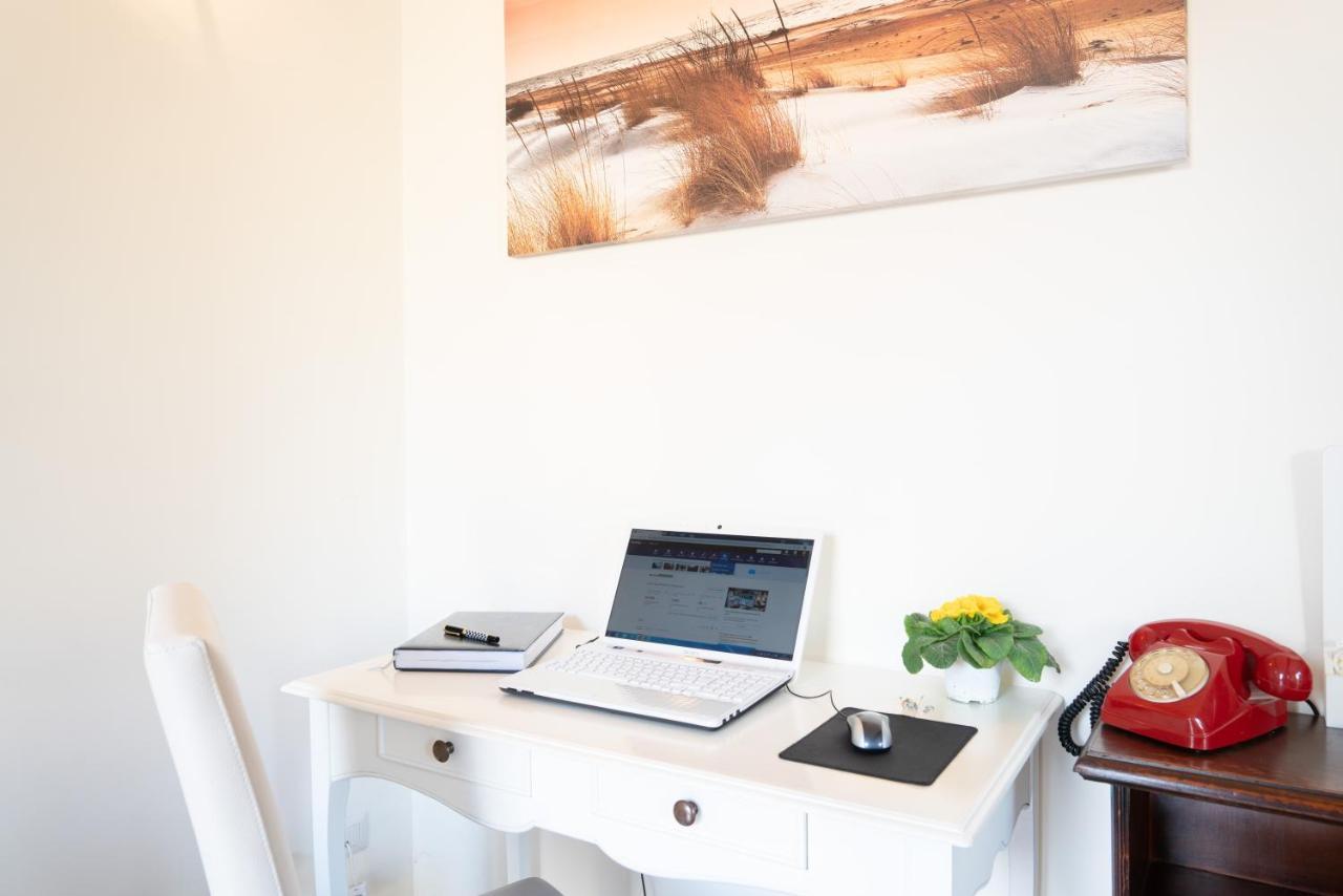 Myricae Rooms Affittacamere No Late Arrival 菲乌米奇诺 外观 照片