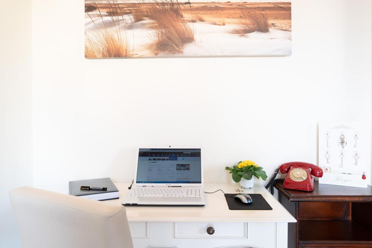 Myricae Rooms Affittacamere No Late Arrival 菲乌米奇诺 外观 照片