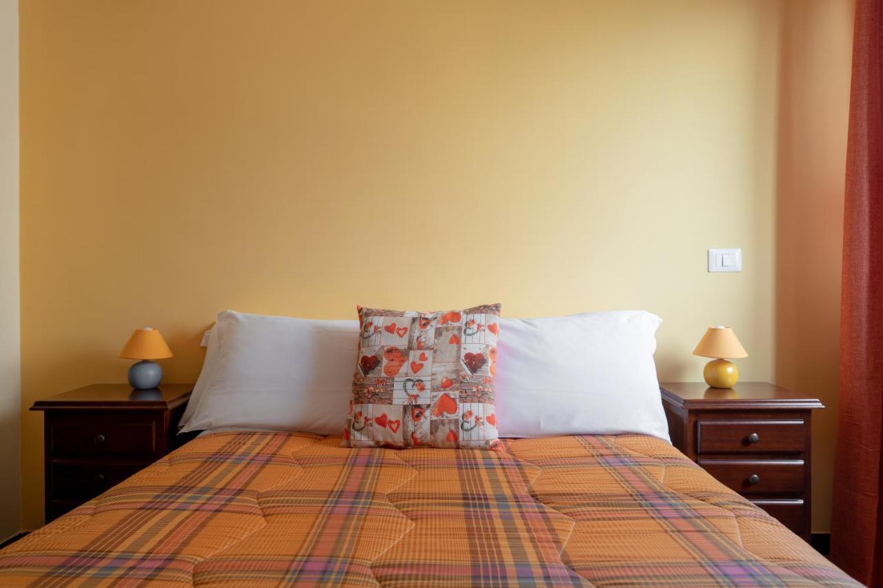 Myricae Rooms Affittacamere No Late Arrival 菲乌米奇诺 外观 照片